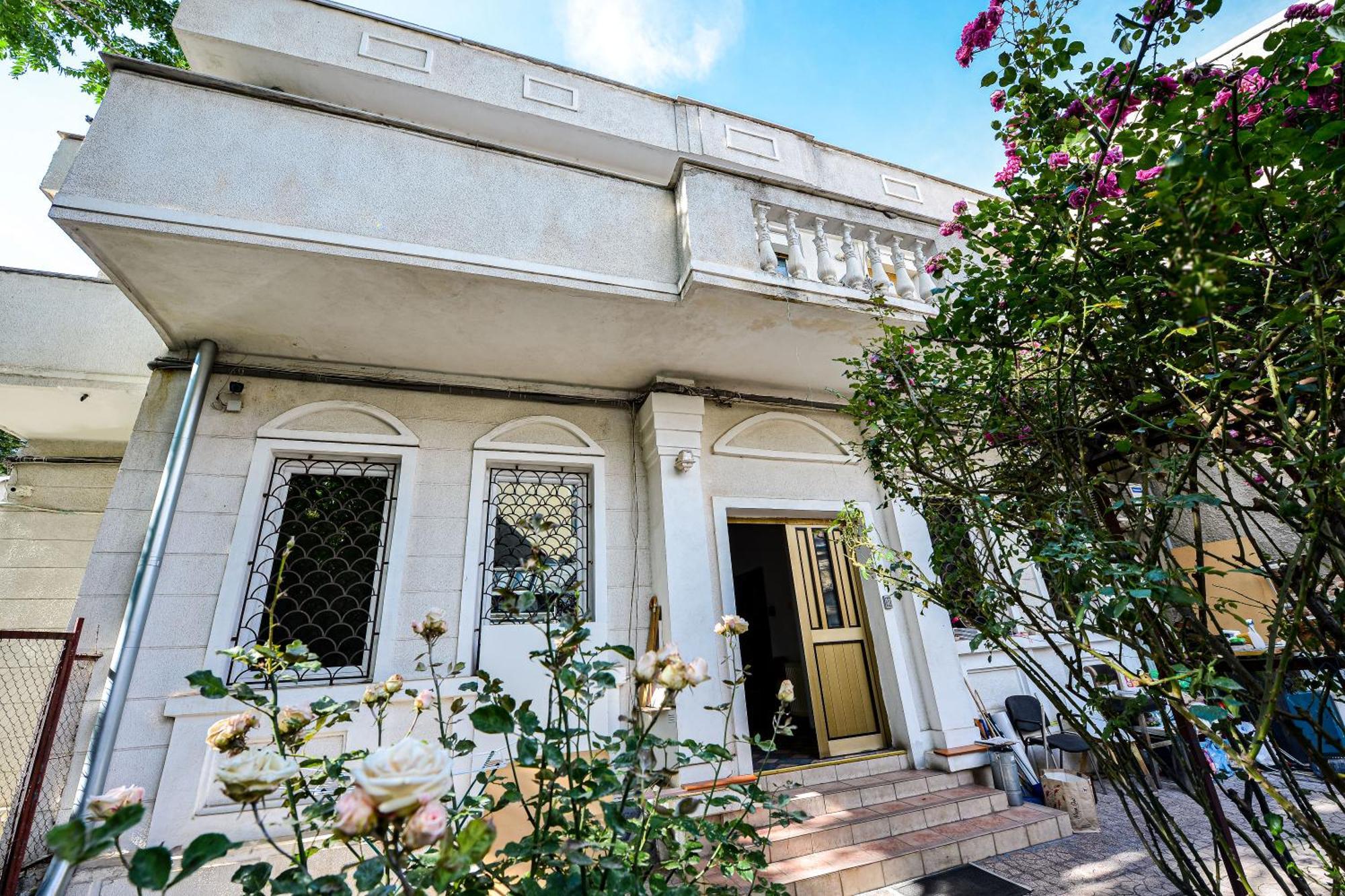 Residenza Di Carbasinni Bucharest Exterior photo